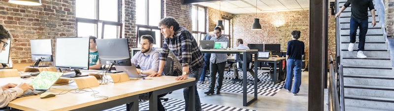 星空(中国)xingkong科技股份有限公司办公环境与团队合影